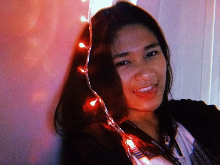 Wacky facr with christmas lights