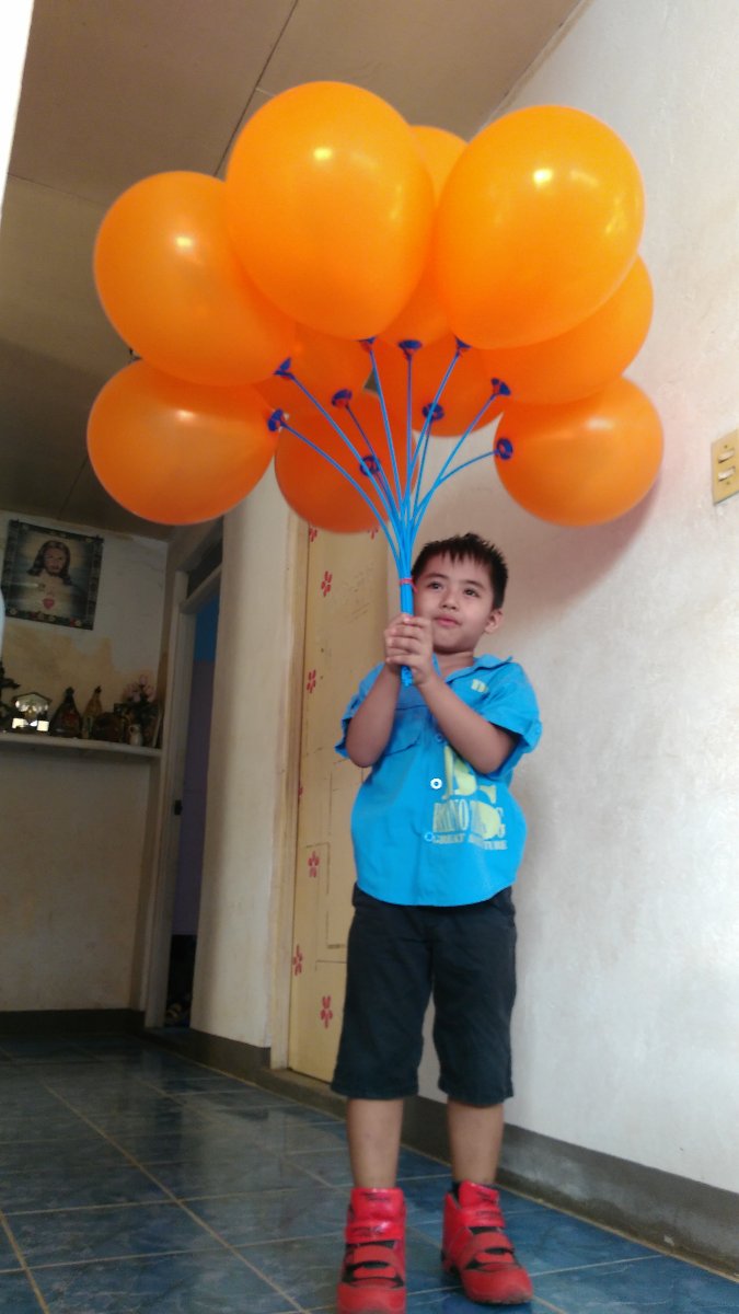 who wants balloons 