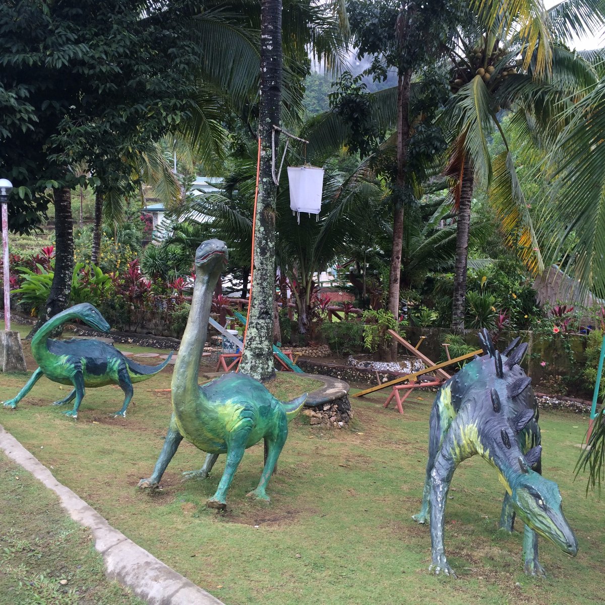 Dinosaurs, Statues