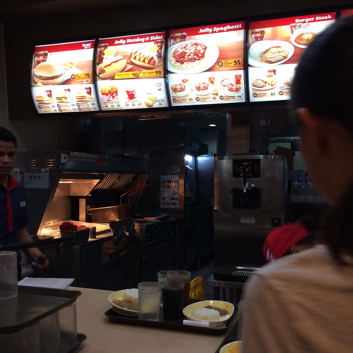 Jollibee, Fast food