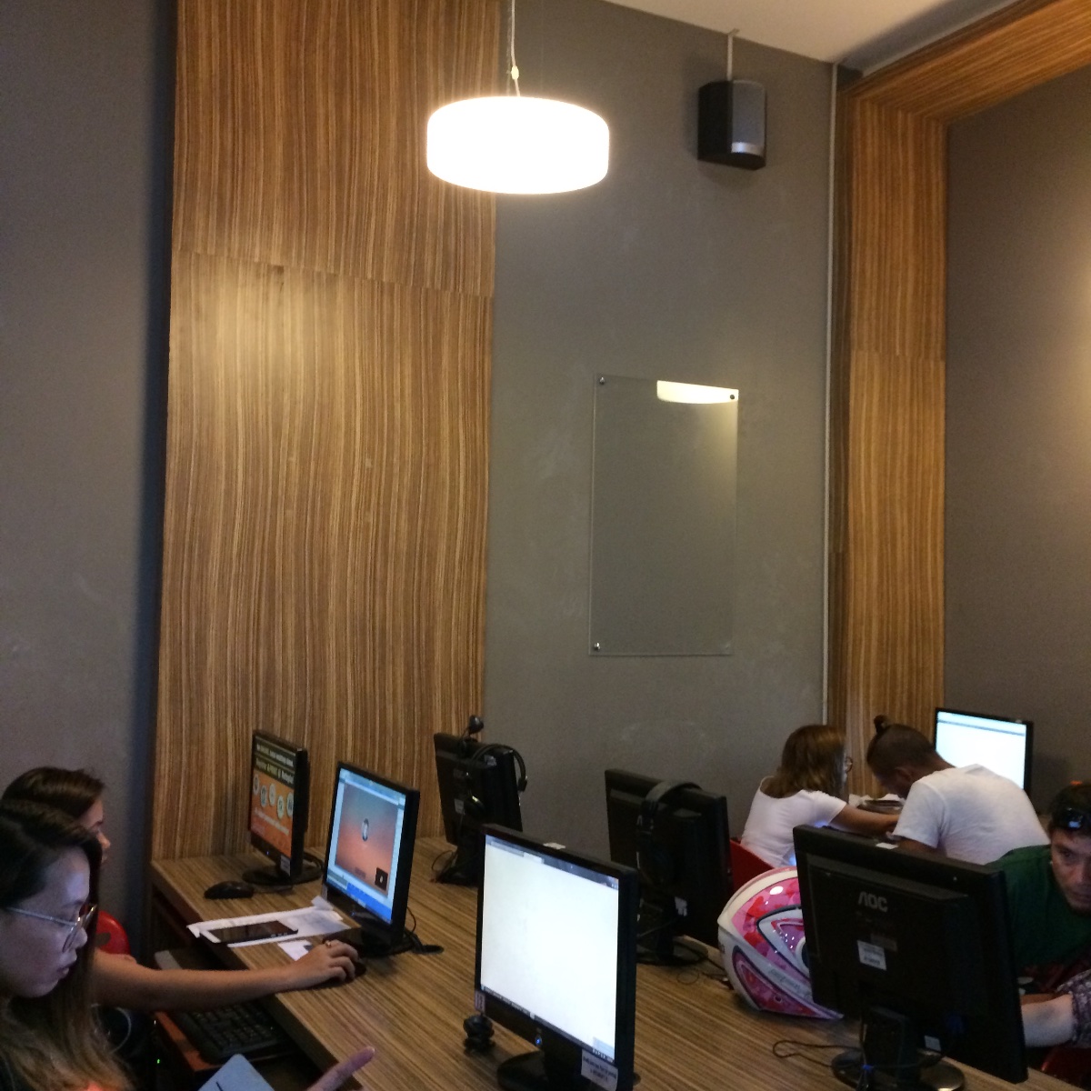 Netopia, internet cafe, interior