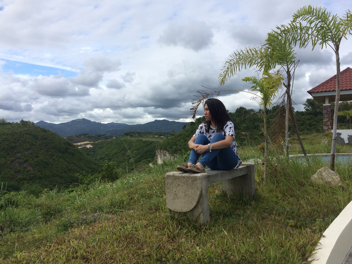 dza pak emote , hilltop
