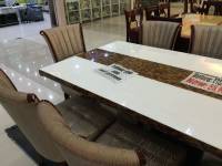 Mall, Dining Table