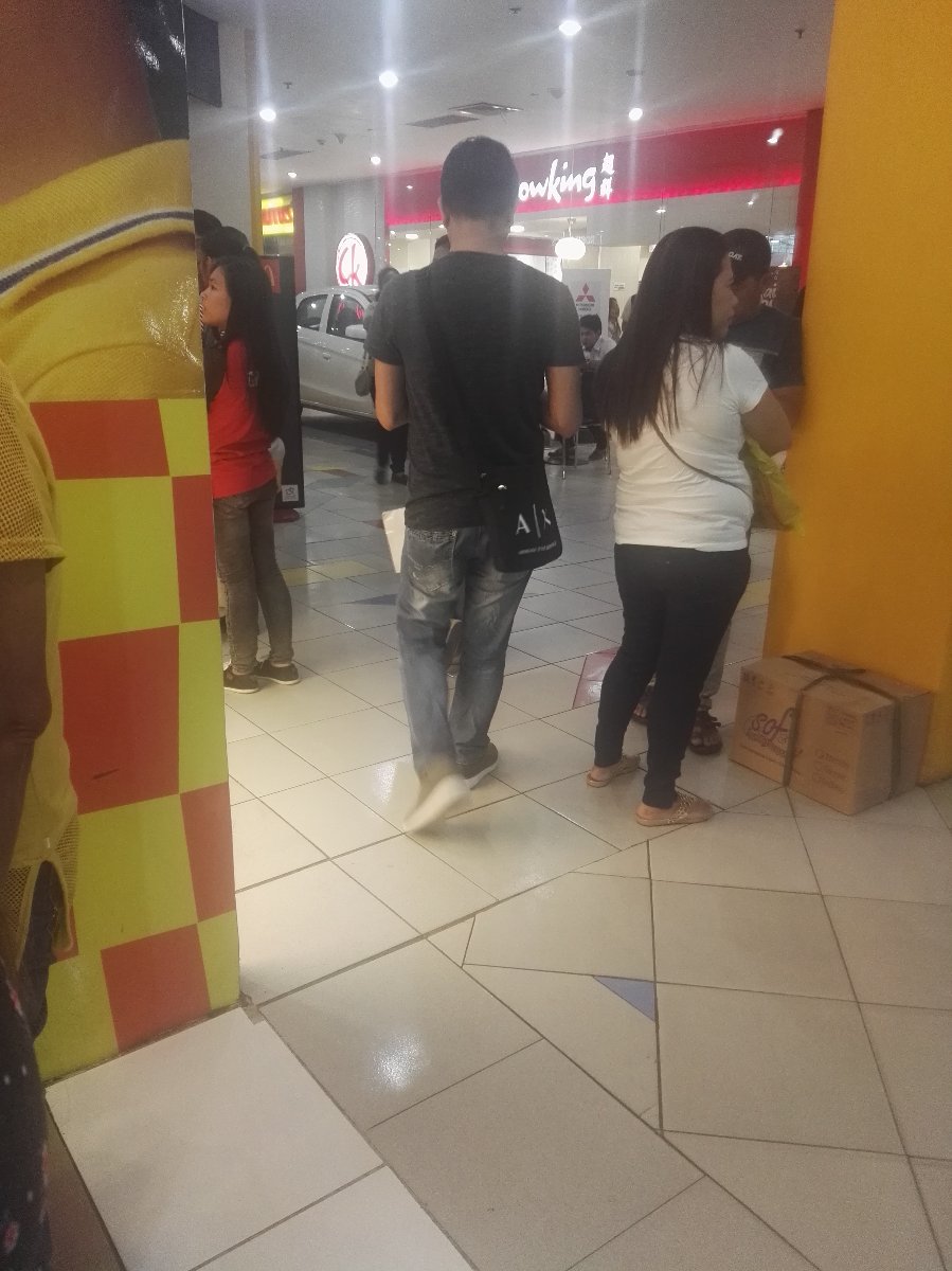 Crowded mall