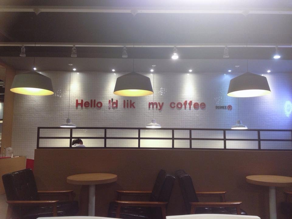 #cafe, #coffee, #shop, #lights, #ambiance