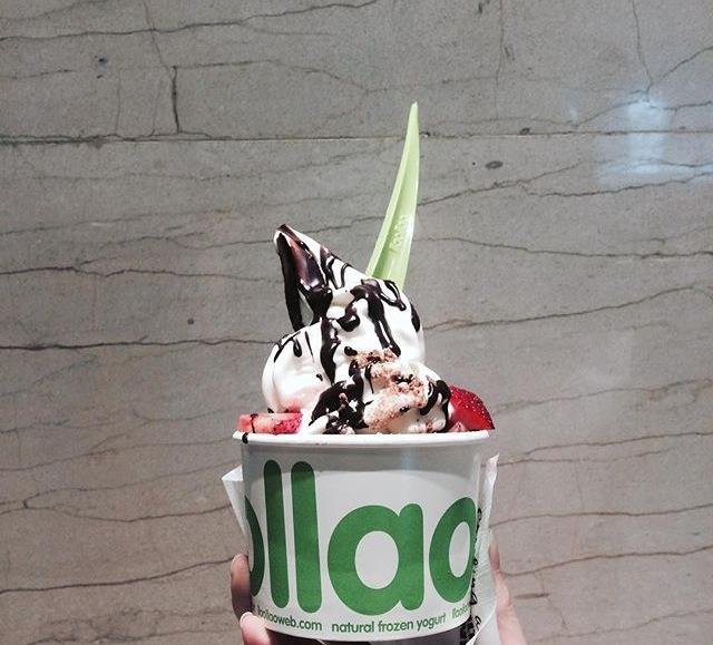 #dessert, #yogurt, #icecream, #fro yo, #strawberry, #fruits