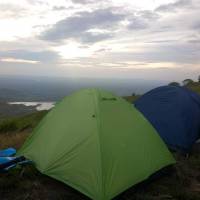 lets camp in the top of the mountain