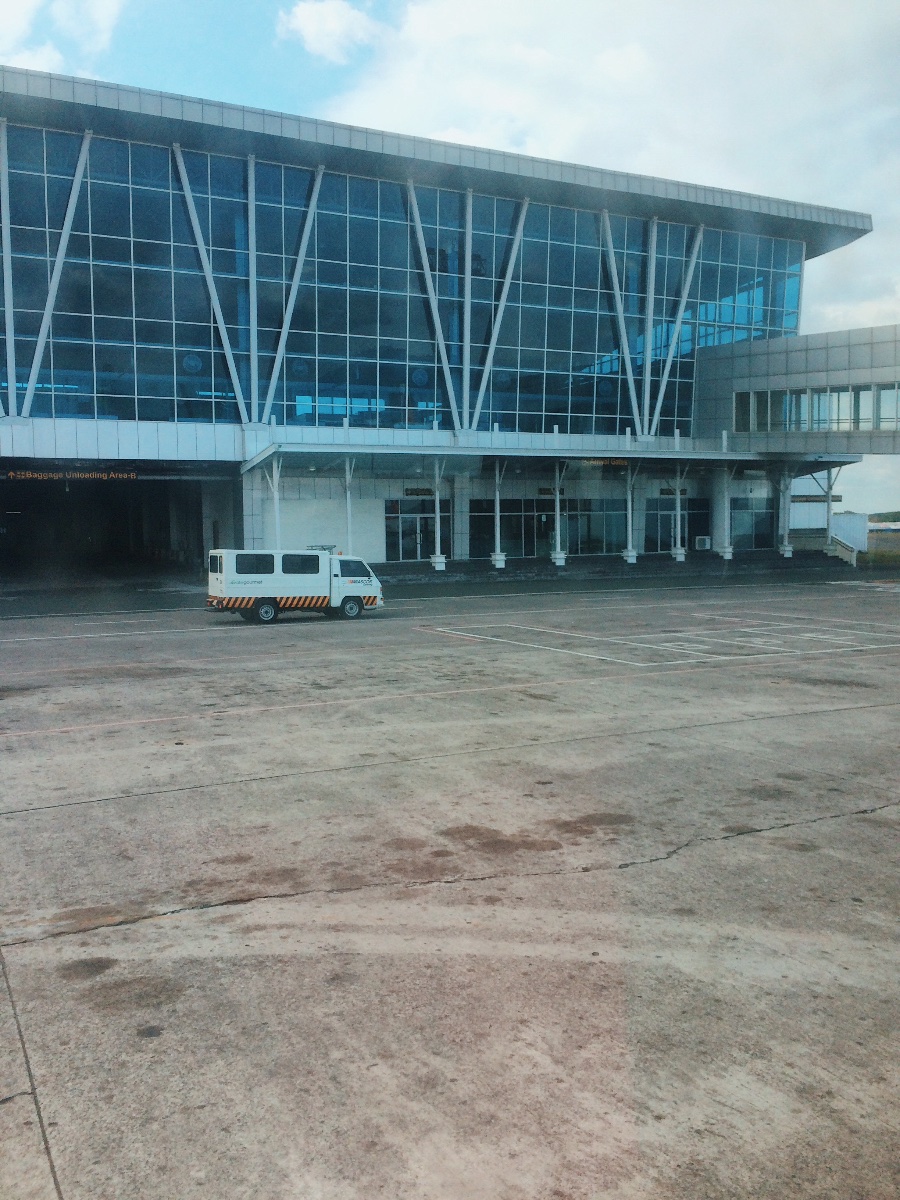 Clark International Airport, Triangles, Architecture