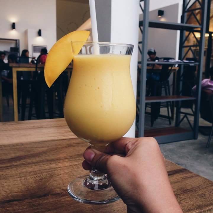 Mango smoothie