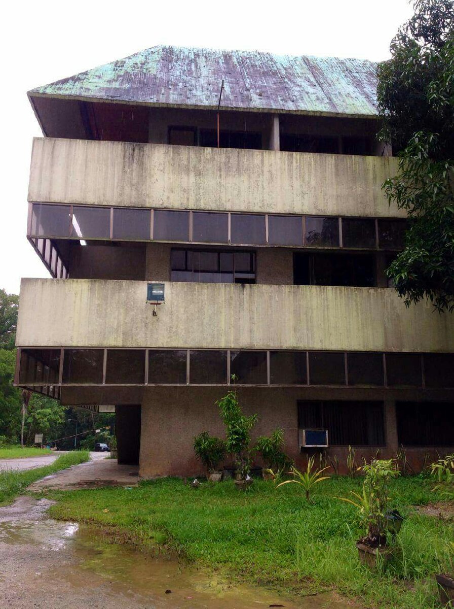 Visiting an old hospital @Carmen Toledo