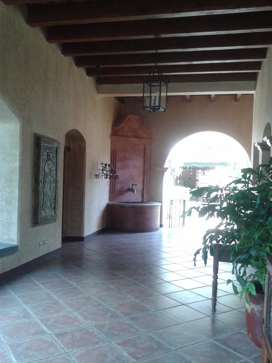 Gorgeous fountain at Finca Filadelfia