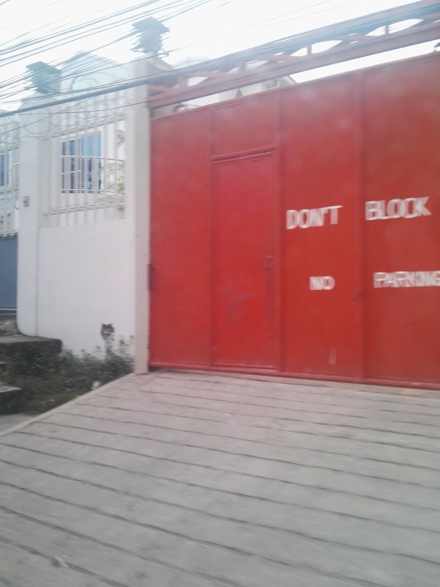 Gate