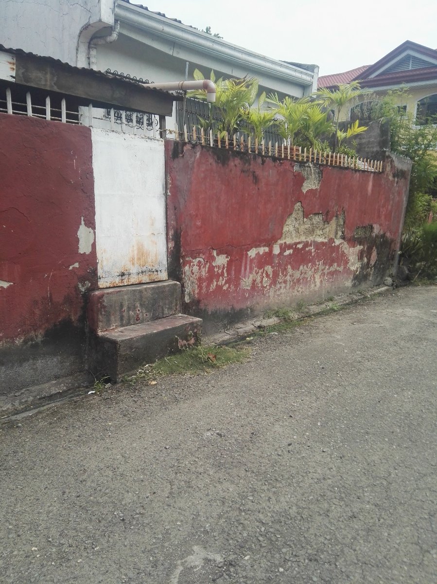 Gate