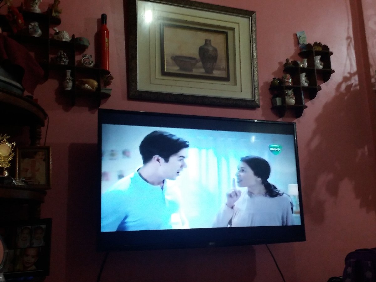Advertisement on tv, watching ms world philippines , coronation night, channel 7
