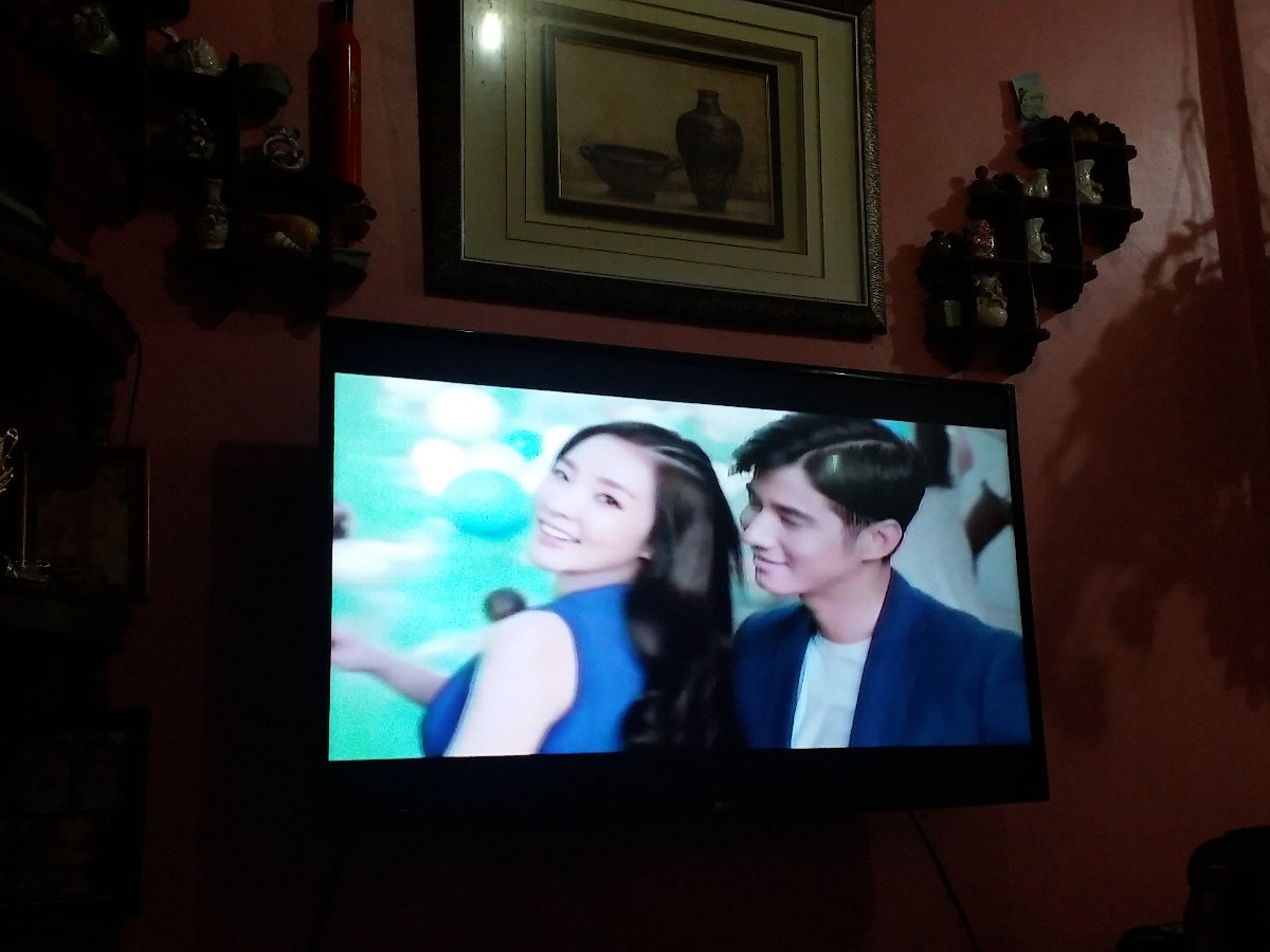 Advertisement on tv, watching ms world philippines , coronation night, channel 7