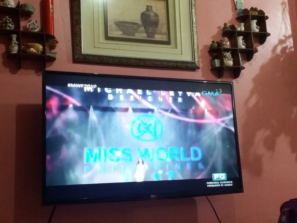 Watching miss world philippines 2017, GMA , channel 7 , long gown competition