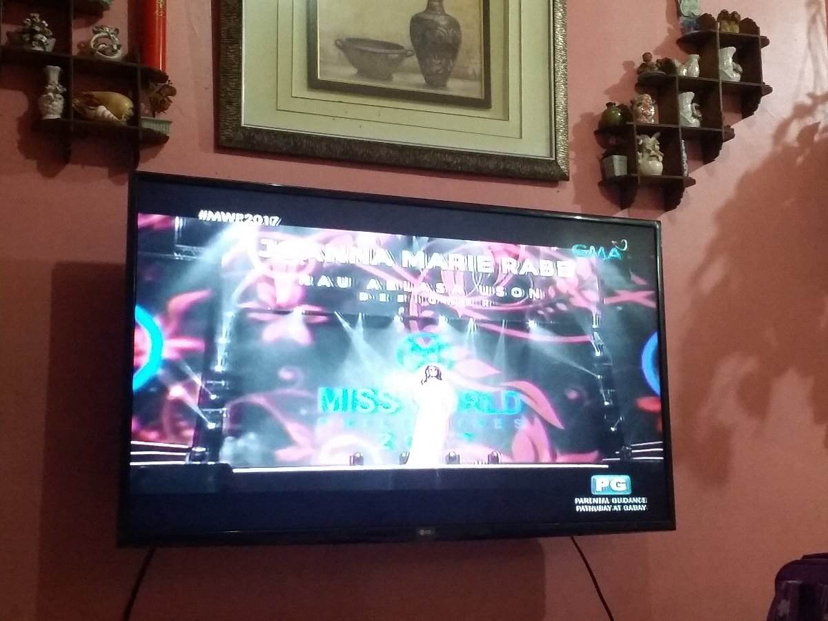 Watching miss world philippines 2017, GMA , channel 7 , long gown competition