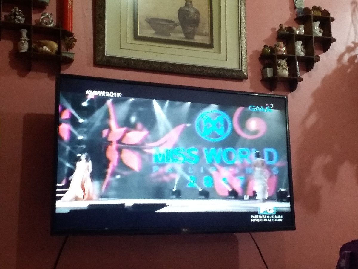 Watching miss world philippines 2017, GMA , channel 7 , long gown competition