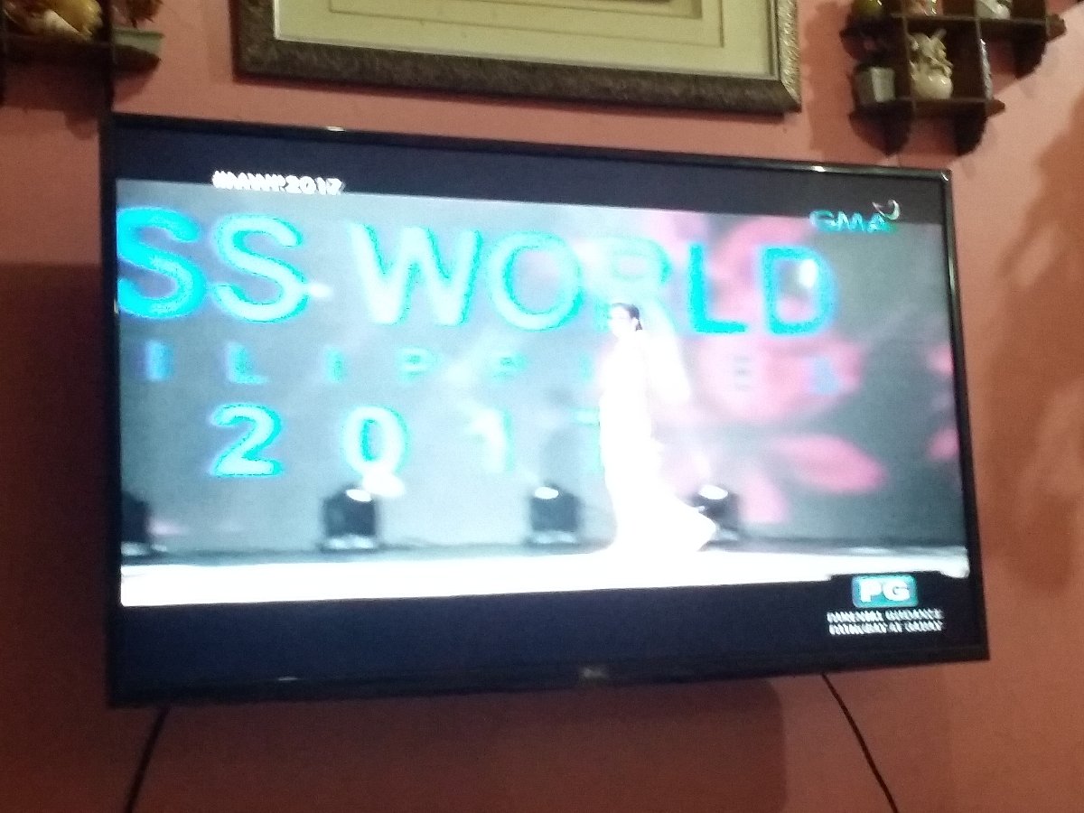 Watching miss world philippines 2017, GMA , channel 7 , long gown competition