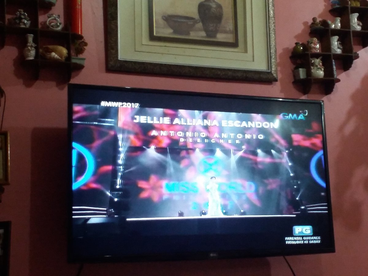 Watching miss world philippines 2017, GMA , channel 7 , long gown competition