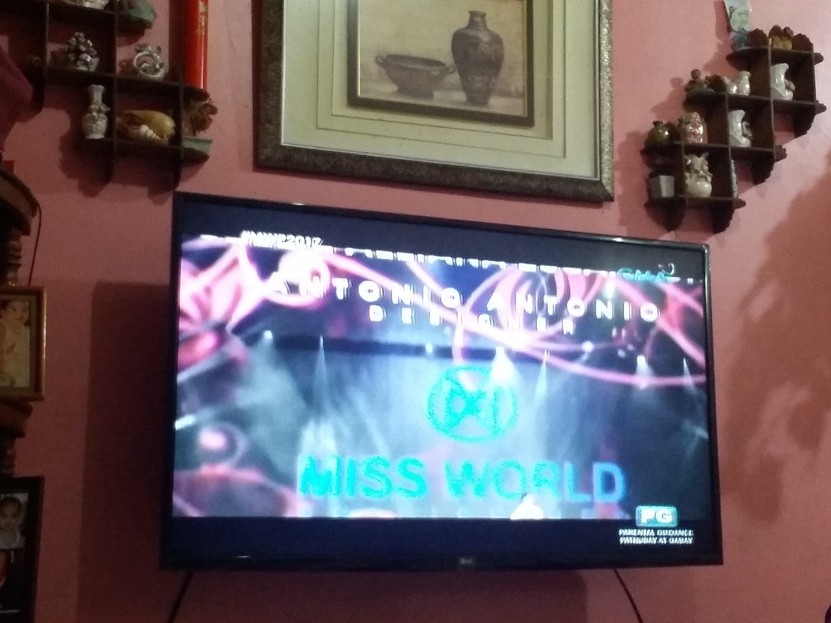 Watching miss world philippines 2017, GMA , channel 7 , long gown competition