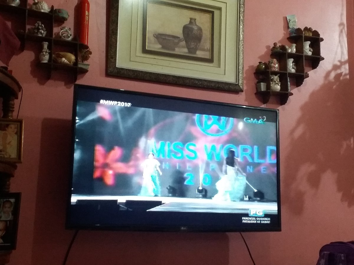 Watching miss world philippines 2017, GMA , channel 7 , long gown competition